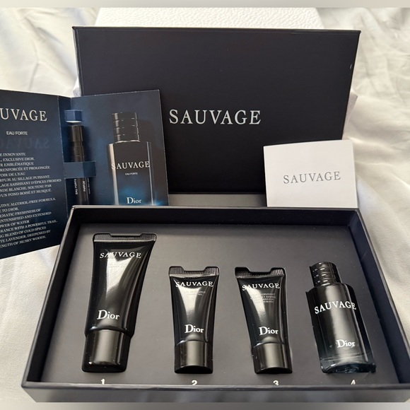 NIB DIOR Sauvage 4-piece gift set + Sauvage Eau Forte sample - Picture 2 of 3